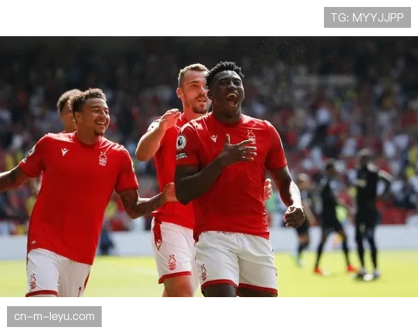 诺丁汉森林主场逼平维拉 三中卫体系有效限制对手进攻空间